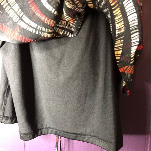 Button up blouse with puff sleeves. - Picture 3 of 4